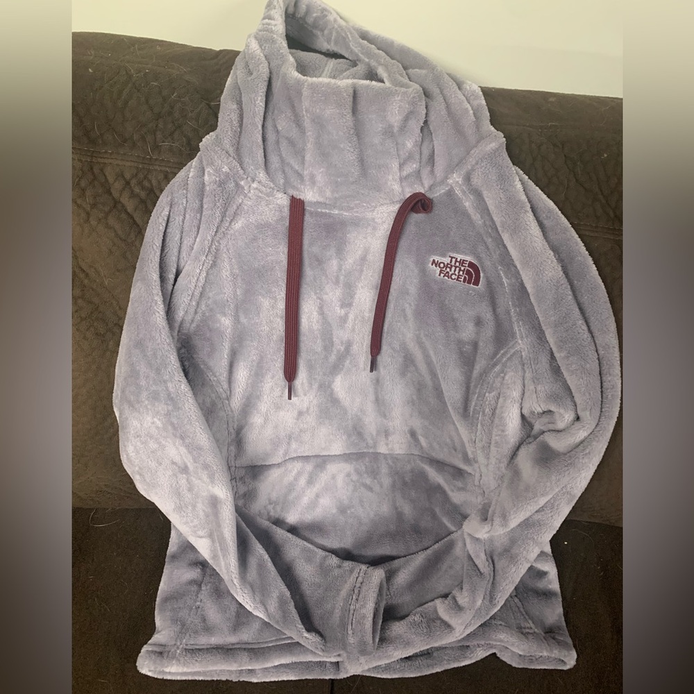 NWOT Women’s North Face Sweatshirt